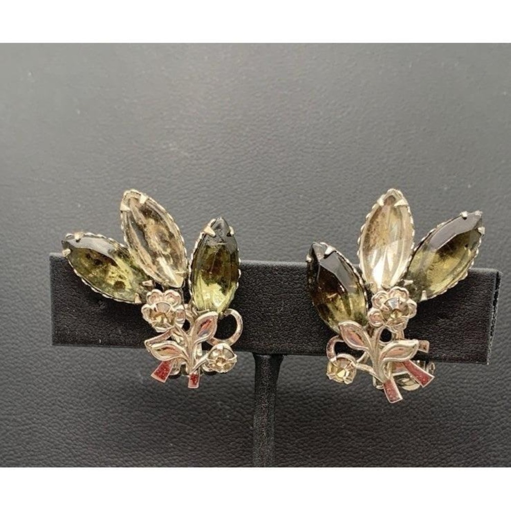 Vintage Silver Tone And Green Rhinestone Rivet Flower Clip On Earrings